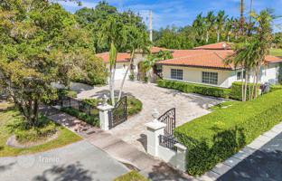 5-bedroom house 434 m² in Coral Gables for $4,465,000