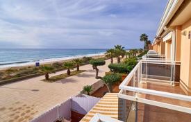 Two-storey villa on the first line of the sandy beach in Creixell, Tarragona, Spain for 540,000 €