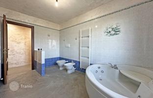 4-bedroom villa 420 m² in Liguria for 790,000 €