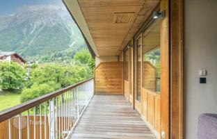 Penthouse in an alpine resort just a few steps from the cable car, Chamonix, France for 1,575,000 €
