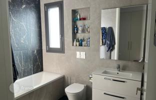 3-bedroom penthouse 142 m² in Mouttagiaka for 1,300,000 €