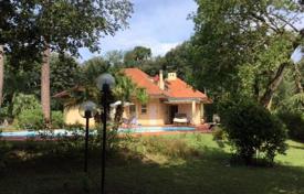 Classical villa with a swimming pool at 50 meters from the beach, Marina di Pietrasanta, Italy for 7,000 € per week