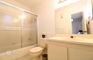 2-bedroom house 128 m² in Pembroke Pines for $425,000
