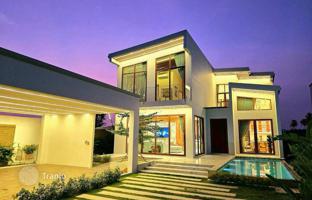5-bedroom villa 300 m² in Pattaya for $395,000