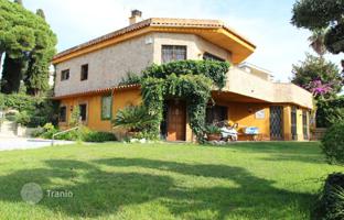 Two-storey villa with two swimming pools, a garden and a panoramic view near the beach and the center of Lloret de Mar, Spain for 832,000 €