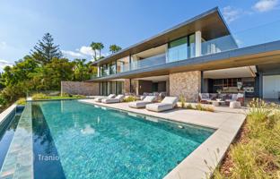 8-bedroom villa 1,696 m² in Benahavis for 19,880,000 €