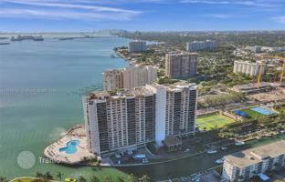 1-bedroom apartments in condo 136 m² in Miami for $295,000