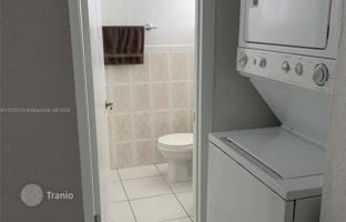 2-bedroom apartments in condo 94 m² in Hialeah for $285,000