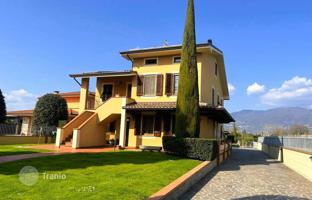 4-bedroom villa 200 m² in Capannori for 890,000 €