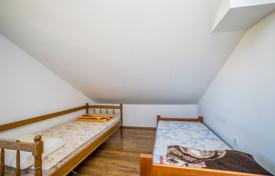 KRK ISLAND, MALINSKA — Semi-detached house near the center for 520,000 €