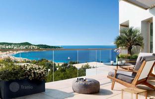 New three-bedroom apartment with sea views in Nice, Cote d'Azur, France for 970,000 €
