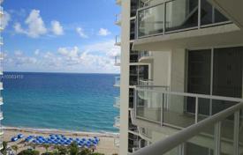 Bright two-bedroom apartment on the beach in Sunny Isles Beach, Florida, USA for 1,025,000 €