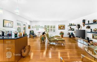 5-bedroom house 439 m² in Miami for $2,606,000