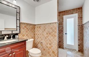 8-bedroom house 576 m² in Miami for $2,499,000