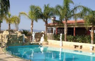4-bedroom cottage in Nicosia for 1,500,000 €