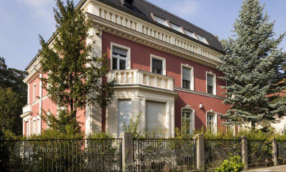 Luxury houses for sale in Berlin. Prestigious villas and cottages in ...