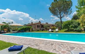 Property with pool for sale in Asciano Tuscany for 1,600,000 €