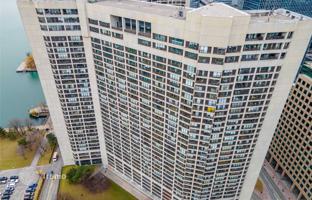 4-bedroom apartment in Harbour Square for C$1,035,000