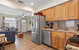 Townhome – Hollywood, Florida, USA for $425,000