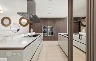 3-bedroom apartments in condo 349 m² in Collins Avenue for $6,350,000