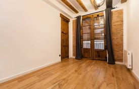Five-room furnished apartment in a historic building, Barcelona, Catalonia, Spain for 460,000 €