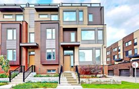 Terraced house – North York, Toronto, Ontario,  Canada for C$987,000