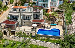 4-bedroom villa 300 m² in Kalkan for 43,375,000 TRY