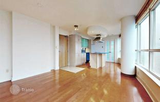 2-bedroom apartment in Queens Quay West for C$948,000