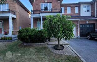 8-bedroom townhouse in North York for C$1,558,000