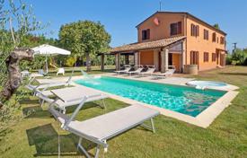 Classical villa with a swimming pool, a garden and a parking close to the beach, Riccone, Italy for 2,900 € per week