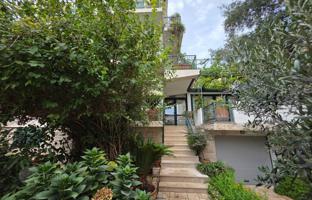 6-bedroom house 285 m² in Budva city for 680,000 €