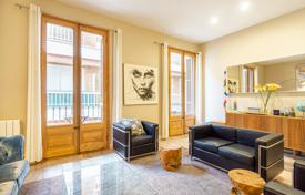 Spacious renovated apartment with 2 balconies in the city center, Barcelona, Spain for $702,000