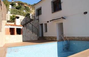 Cozy villa with a swimming pool and a panoramic sea view in one of the best areas of Lloret de Mar, Spain for 486,000 €