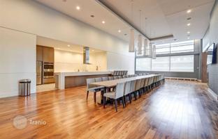 2-bedroom apartment in Lake Shore Boulevard West for C$1,243,000