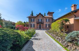 Magnificent villa with a swimming pool and a private park in Roe Volciano, Brescia, Italy for 1,980,000 €