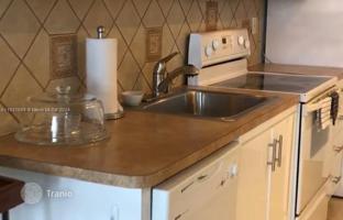 1-bedroom apartments in condo 49 m² in Lincoln Road for $349,000