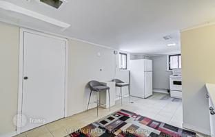 11-bedroom house in North York for C$2,288,000