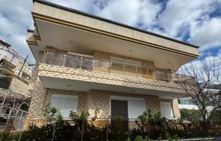 4-bedroom villa 250 m² in Alanya for 38,870,000 TRY
