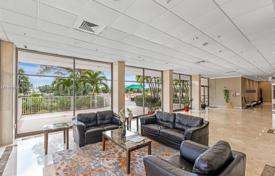 Condo – Sunny Isles Beach, Florida, USA for $289,000