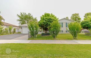 8-bedroom house in Etobicoke for C$1,441,000