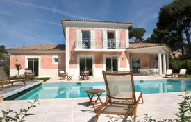 Two-storey villa 500 m from the beach, Cap d'Antibes, Côte d'Azur, France for 9,900 € per week