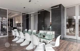 3-bedroom apartment in Adelaide Street West for C$849,000