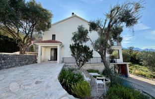 5-bedroom villa 220 m² in Tivat city for 1,250,000 €