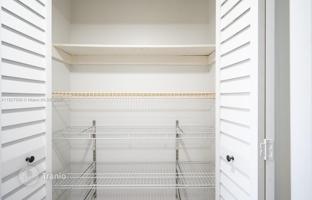 2-bedroom apartments in condo 108 m² in West End for $274,000