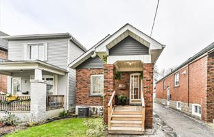 7-bedroom house in East York for C$1,279,000