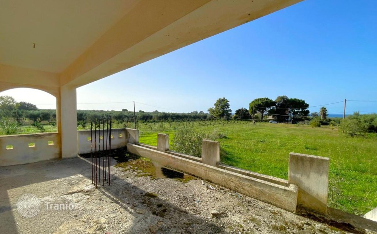 Villa for sale in Kyparissia, Greece — listing 2332963