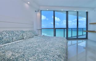 3-bedroom apartments in condo 196 m² in South Ocean Drive for $2,000,000