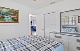 Townhome – Hollywood, Florida, USA for $338,000
