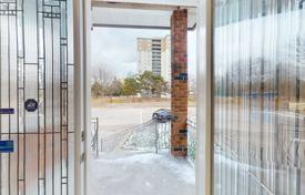 Terraced house – North York, Toronto, Ontario,  Canada for C$1,570,000