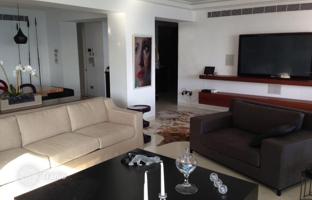 3-bedroom apartment 175 m² in Mouttagiaka for 1,650,000 €